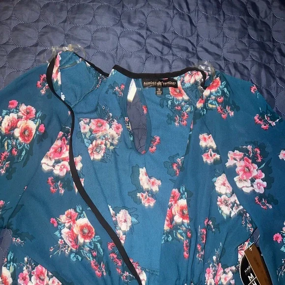 Floral Blouse With Tie Front - Picture 2 of 3